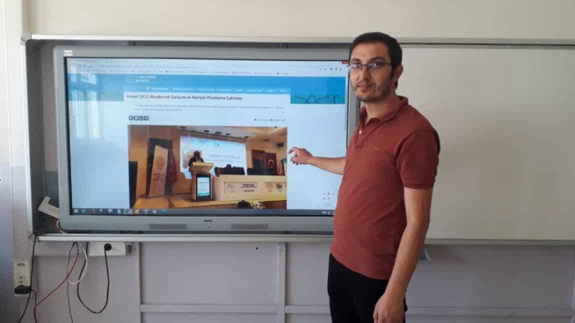 KTS kapsamında okul rehber öğretmenimiz Mustafa ERARSLAN tarafından  akademik gelişim, kariyer planlama ve bir üst eğitime hazırlıklar ile ilgili motivasyon videoları ve şunları paylaşıldı.